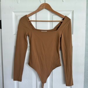 Aritzia Babaton Contour Bodysuit
